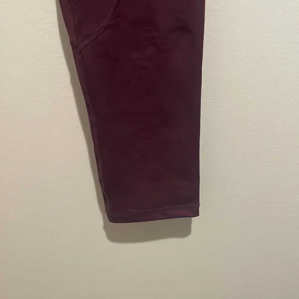 Zyia Active Plum Capris - Picture 3 of 4